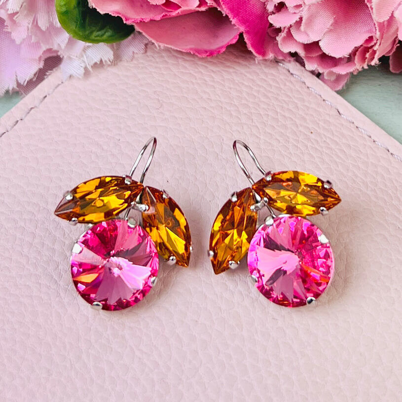 Silberfarbene funkelnde Ohrhänger mit Swarovski-Kristallen in Orange und Rosa