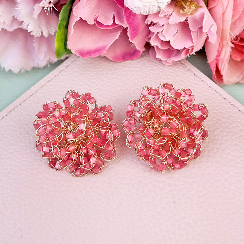Hochwertige Blüten-Statementohrringe aus Perlen in Pink