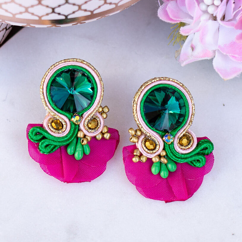 Kleine Soutache-Ohrringe in Grün, Pink und Rosa