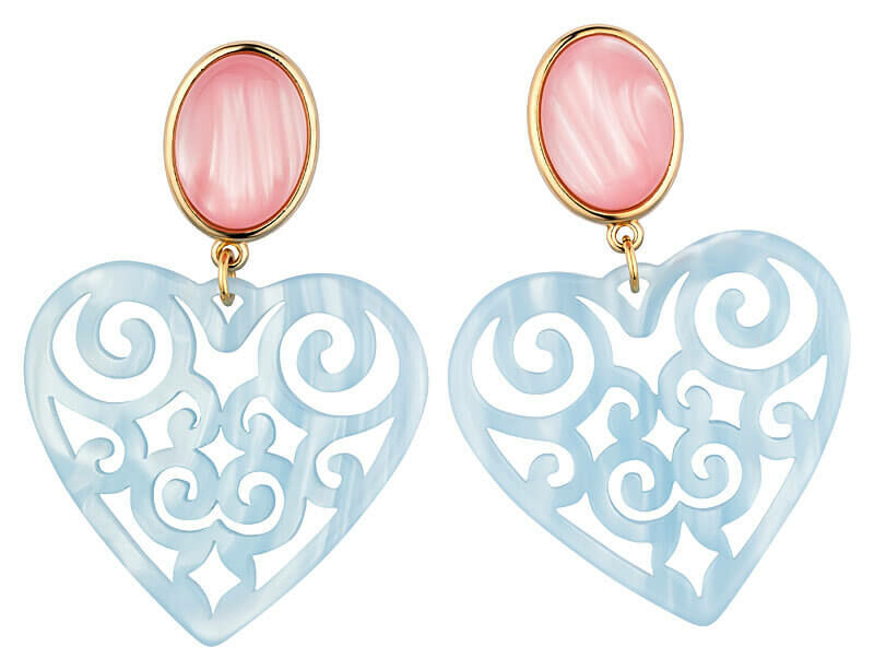 Rosafarbene Ohrringe mit hellblauen Ornament-Herzen