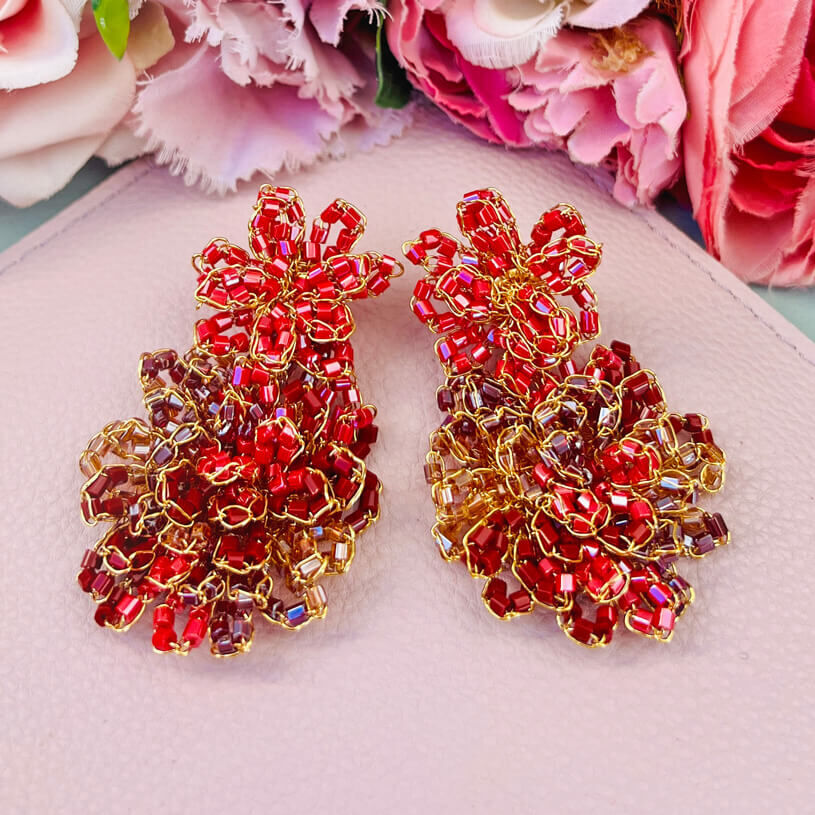 Rot-pinke Statement Perlen-Ohrringe in Blütenform