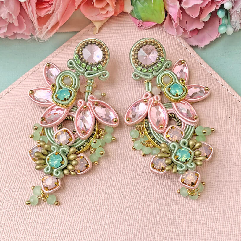 Große Soutache-Ohrringe in Zartrosa und Mintgrün