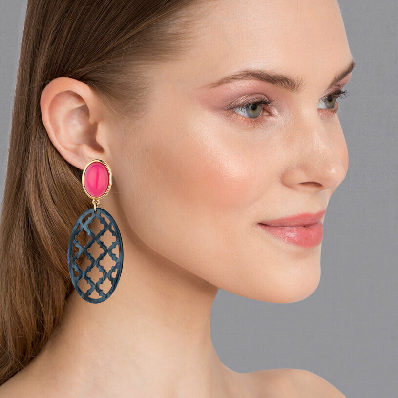 Schöne Ohrringe im orientalischen Stil