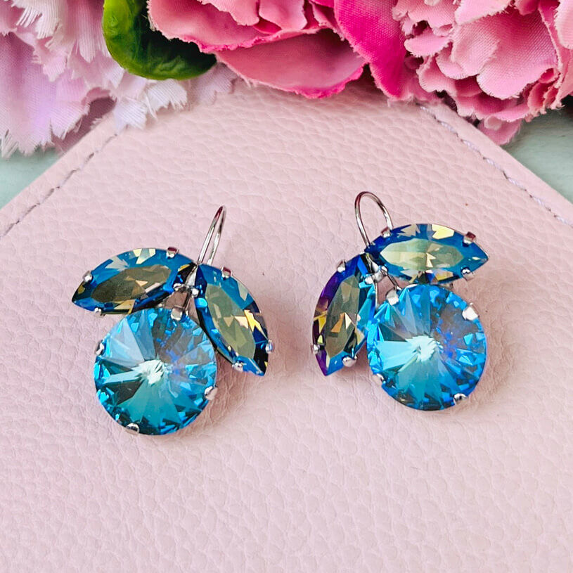 Silberfarbene funkelnde Ohrhänger mit Swarovski-Kristallen in Blau