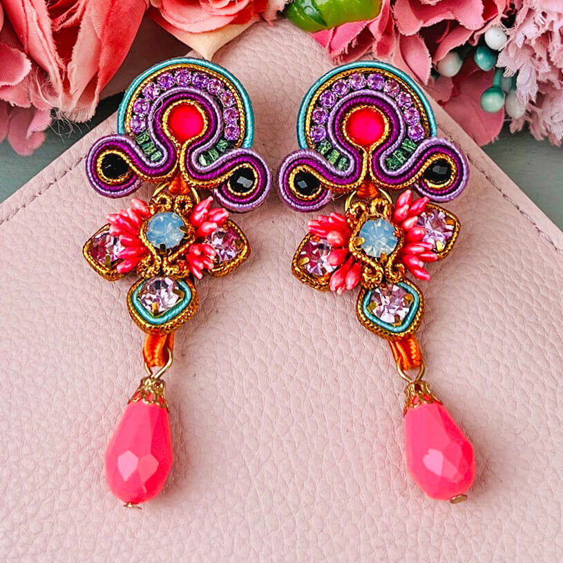 Edle Soutache-Ohrringe in leuchtendem Pink, Türkis und Violett