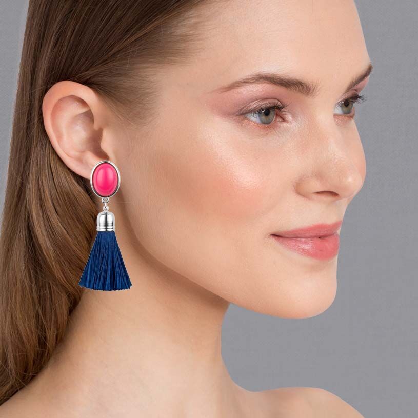 Pinkfarbene Ohrringe - versilbert - mit blauen Quasten