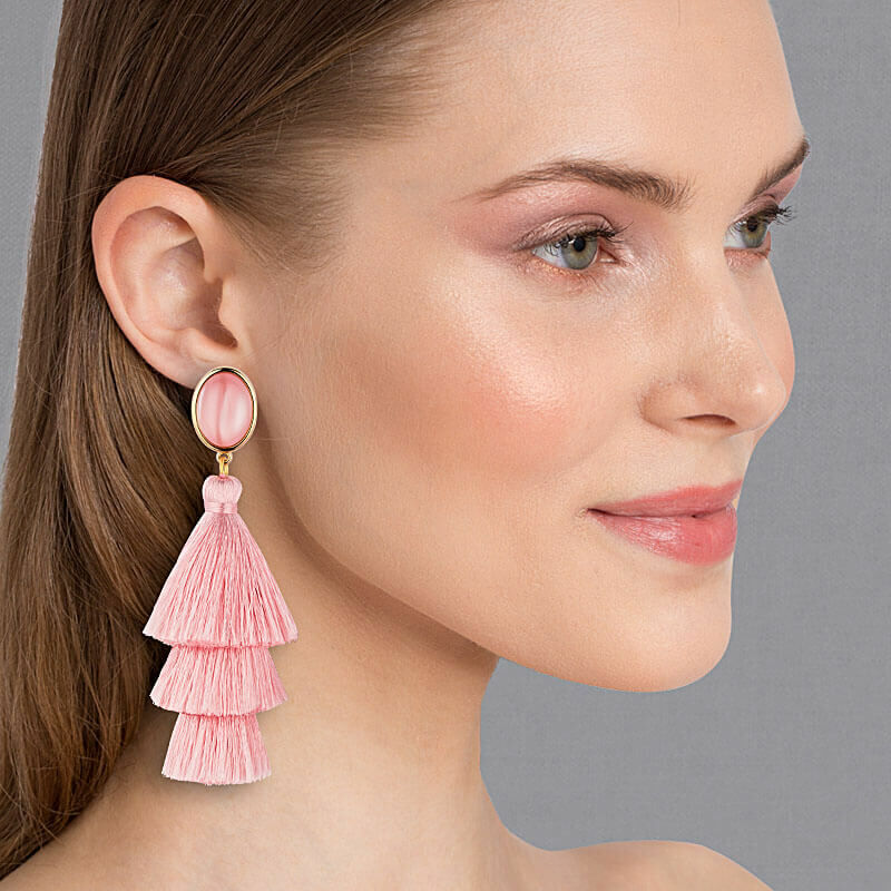 Schöne Quasten-Ohrringe in Rosa